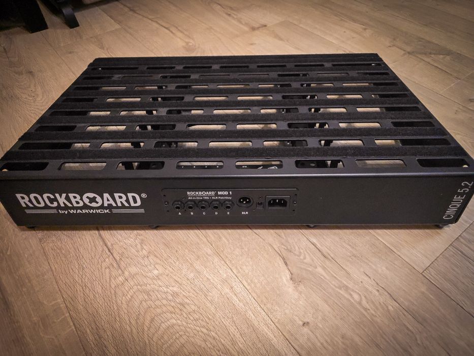 Pedalboard RockBoard CINQUE 5.2 +moduł RockBoard MOD 1 V2 (patchbay)