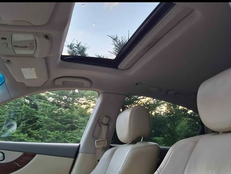 Infiniti Fx 30 s 2011 року випуску