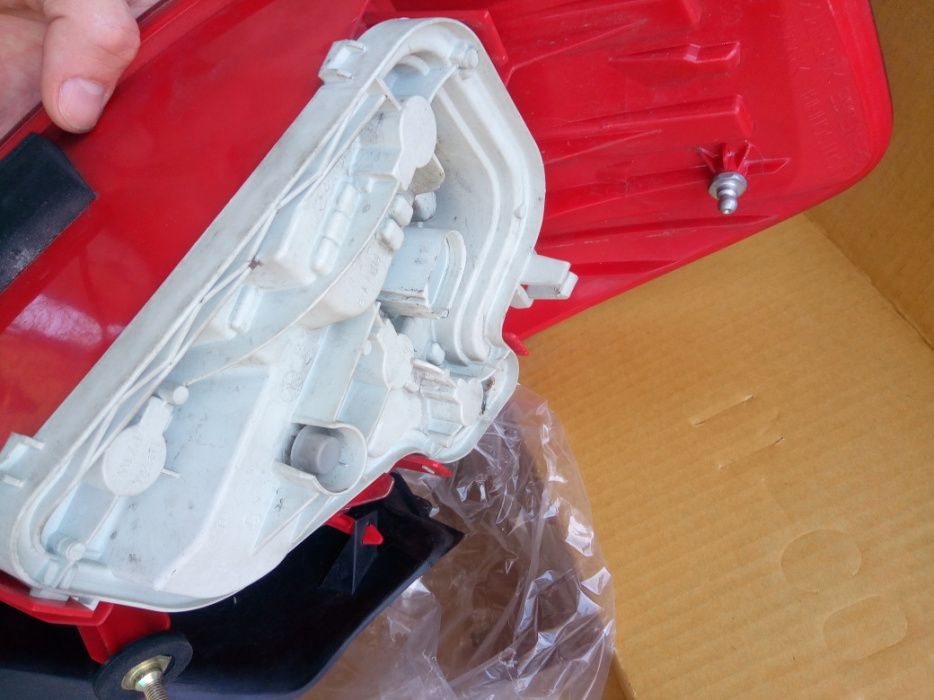 otica/FAROL ESQUERDA original audi A3 8P