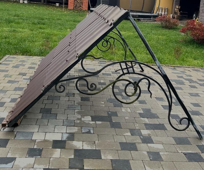 Піднавіс на двері