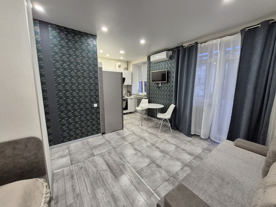 Подобово 1 кімнатна квартира в центрі міста