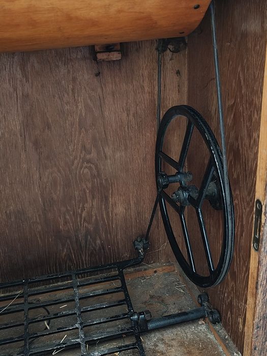Sprzedam sprawną zabytkową maszynę do szycia