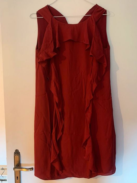 Vestido com folhos