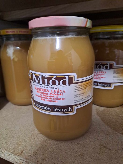 Miod z przydomowej pasieki