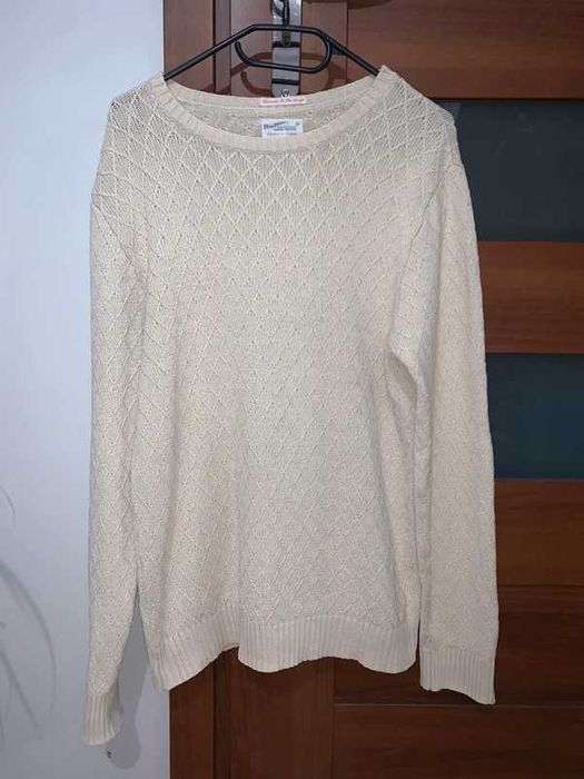 Kremowy beżowy sweter