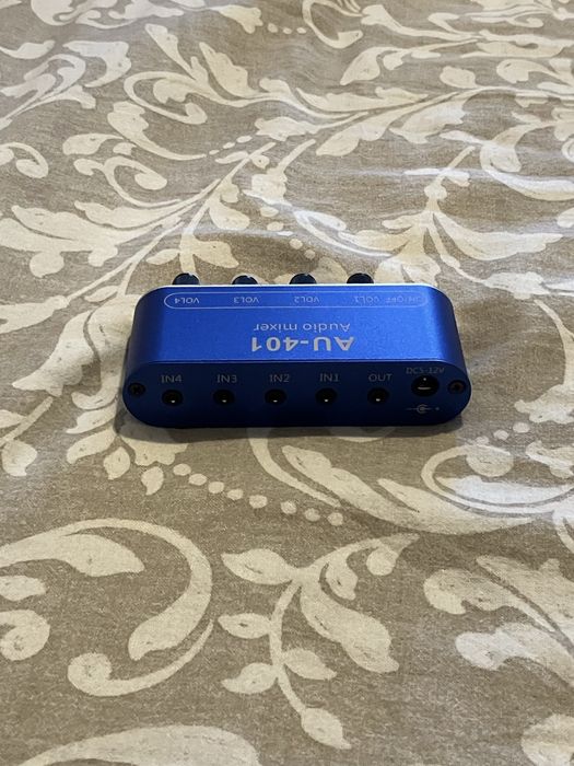 Audio mixee AU-401