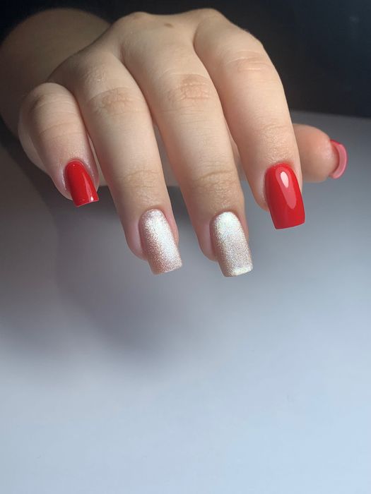 Манікюр педикюр нарощування нігтів на верхні і нижній форми