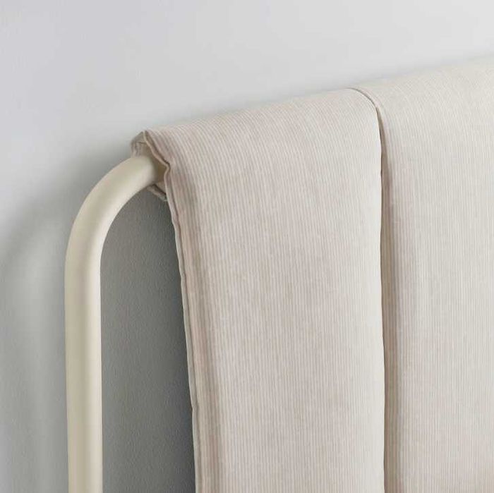 Estrutura de cama estofada, IKEA TÄLLÅSEN + ESTRADO + TRAVE CENTRAL