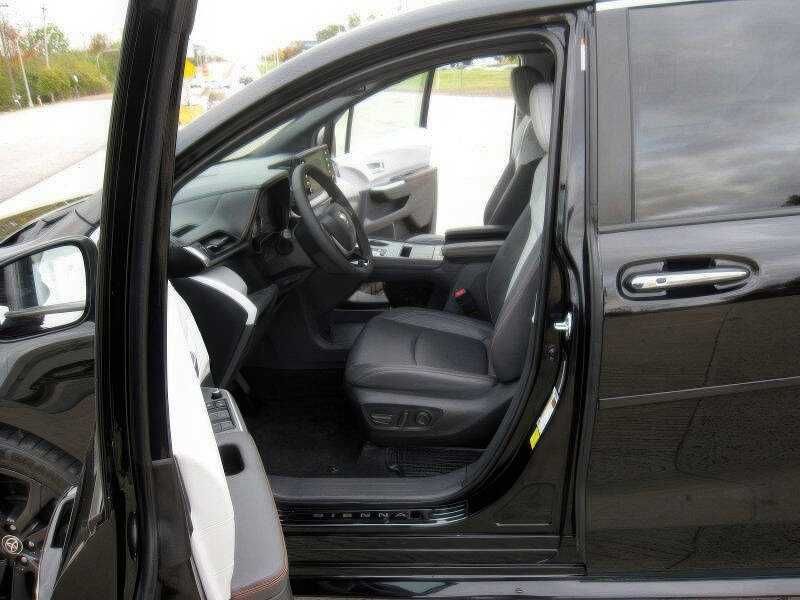 2023 Toyota Sienna XSE 7-Passenger