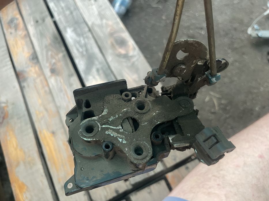 Продам замок дерей правий задній Daewoo lanos