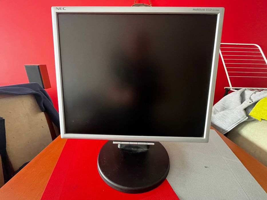 Monitor LCD NEC 19"