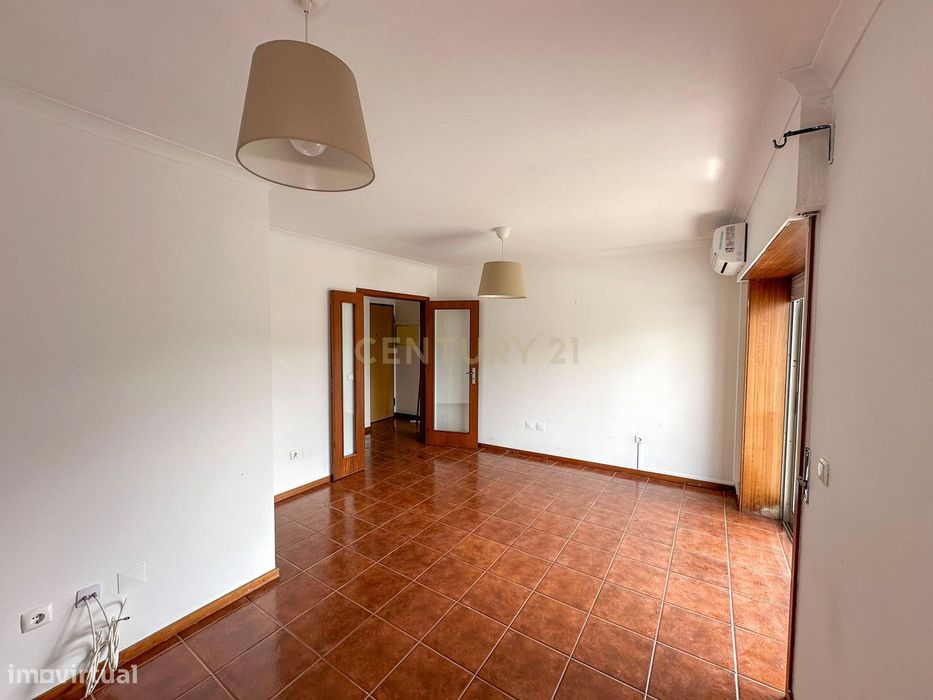 T2 ultimo piso junto ao centro- paredes