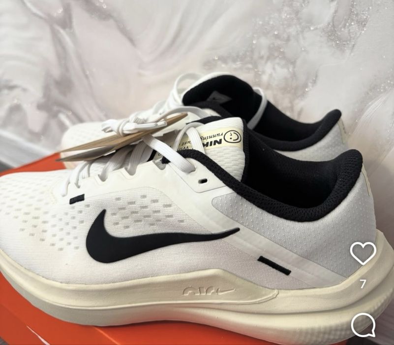 Кросівки жіночі  Nike Air Zoom Winflo10