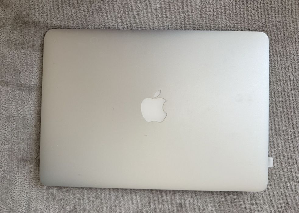 MacBook Air 13" | Stan Idealny | 8GB RAM | Niezawodny Klasyk