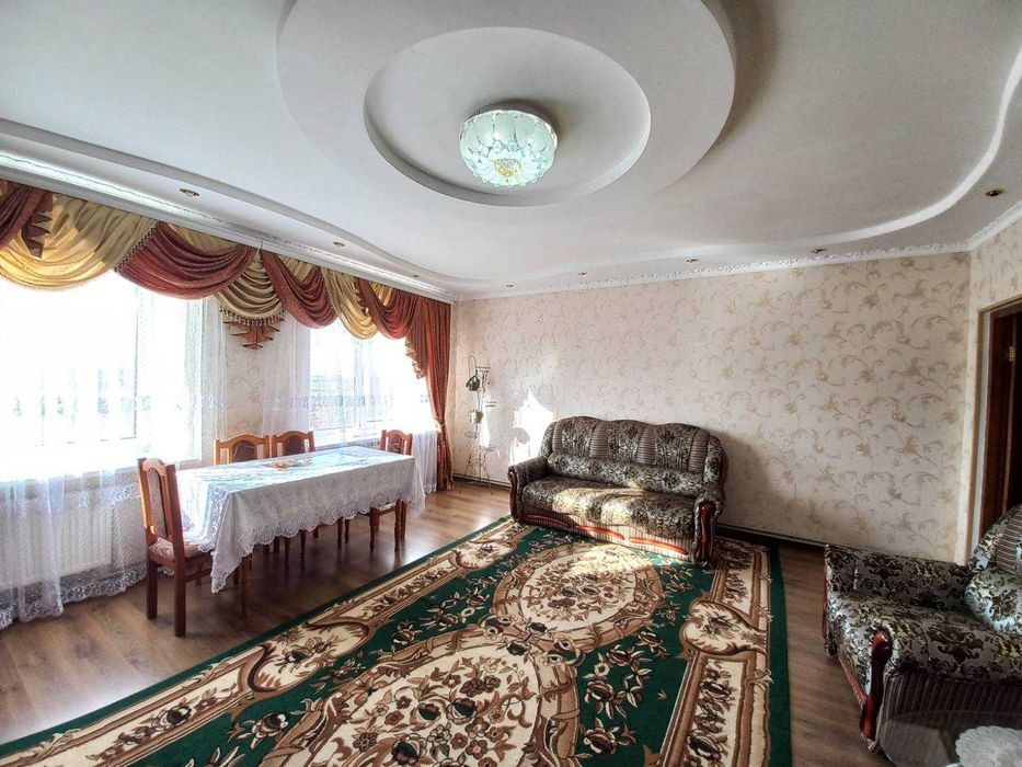 Продаж трьох кімнатної квартири по вул Асмолова площею 120 кв.м
