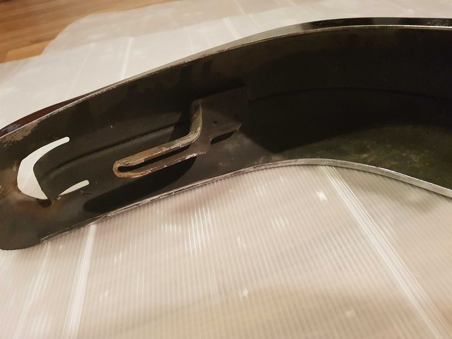 Kieł zderzaka przedni prawy mercedes W123 coupe