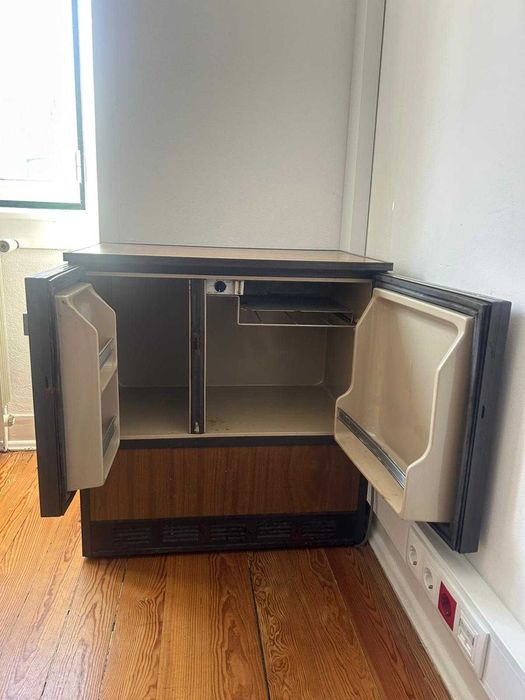 Frigobar antigo Philips Pronto a funcionar