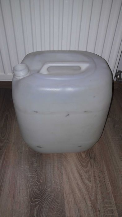 Zbiornik pojemnik baniak bańka kanister plastikowy 20l.