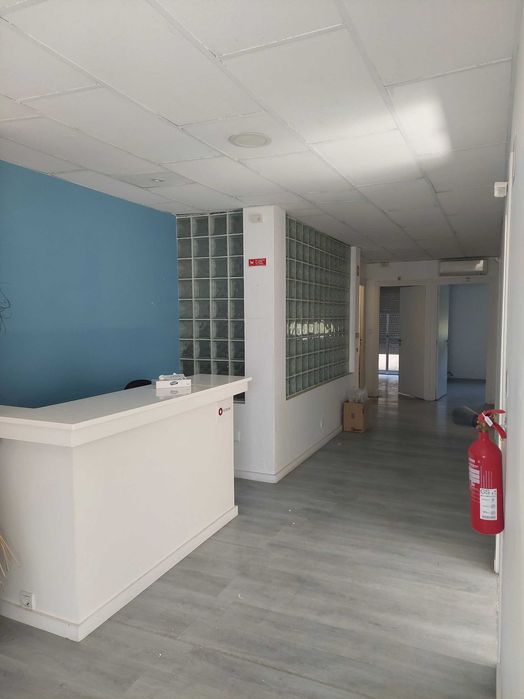 Espaço preparado para clinica em Rio Tinto