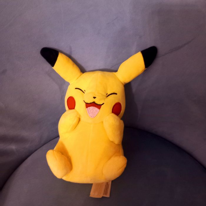 Pikachu pokemon maskotka