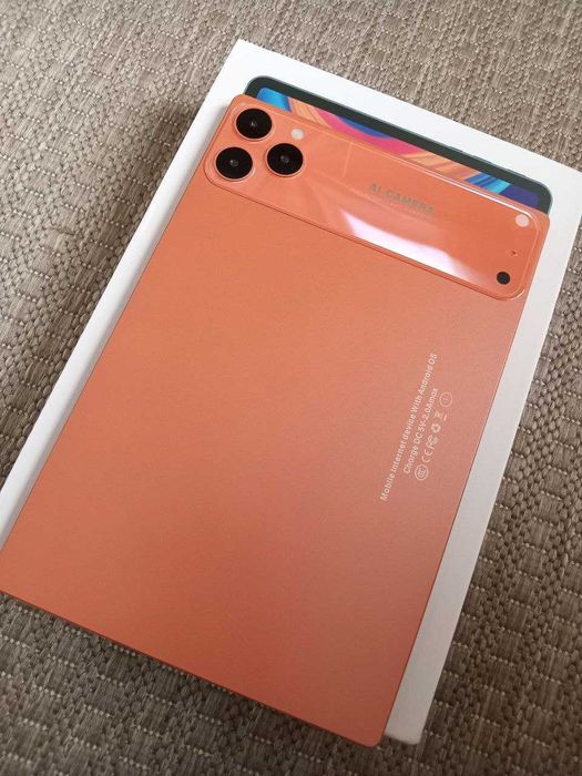 Продам сучасний планшет 17 Pad Pro на Android у стильному корпусі