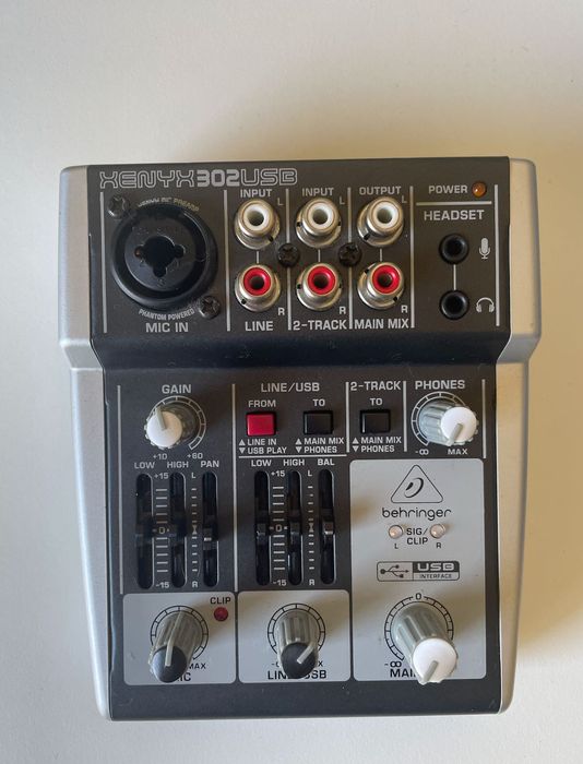 Placa de Som Behringer Xenyx 302USB