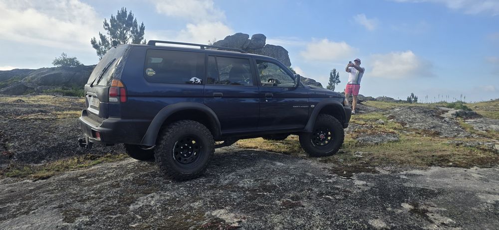Mitsubishi pagero sport wagon foto 5