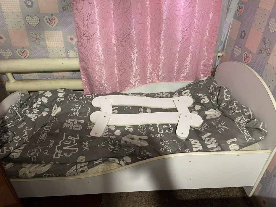 Ліжко дитяче з матрацом