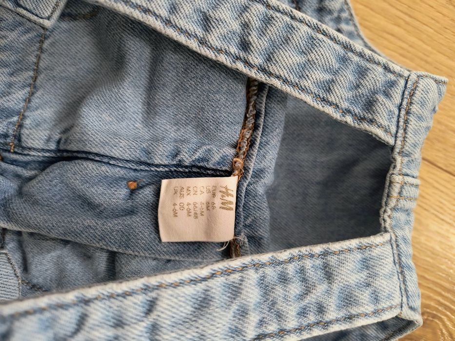 Niemowlęce ogrodniczki marki H &M rozmiar 68 cm