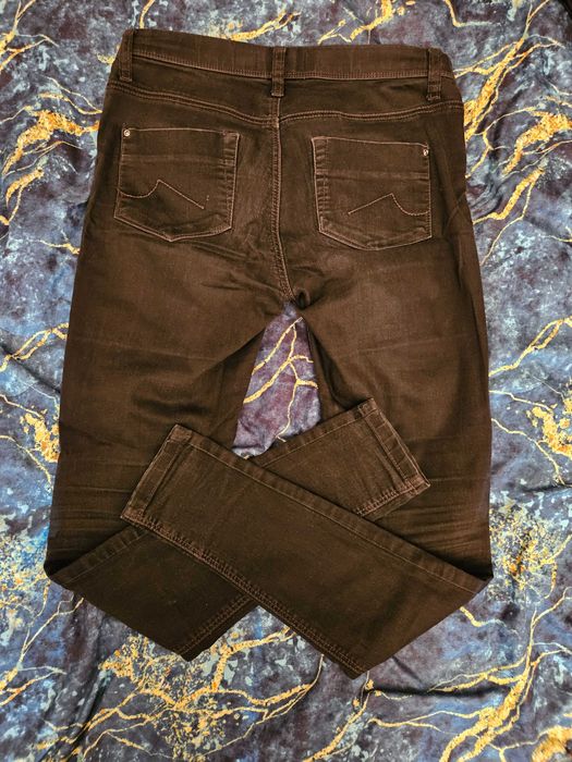 Spodnie jeans, czarne, rozm.M, z przetarciami