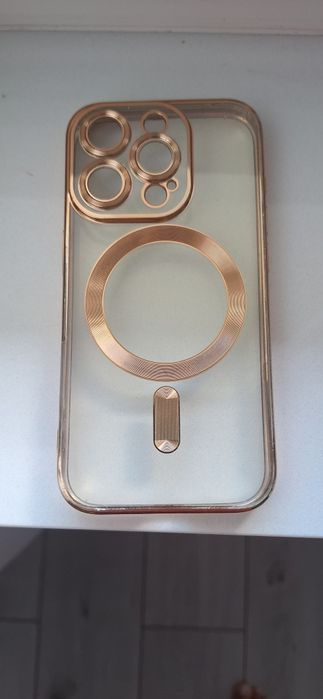 Sprzedam Etui na telefon model IPHONE 15 PRO