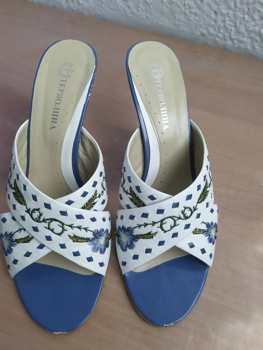 Босоножки женские