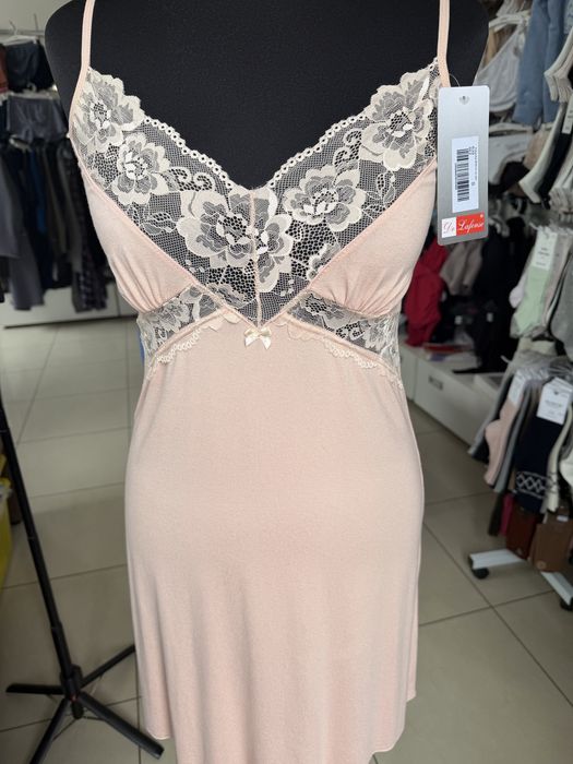 Нічна сорочна віскоза . С/36р колір персик. Тонка бритель