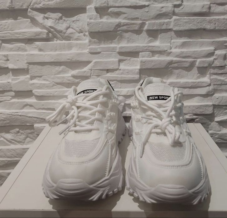 Buty sportowe damskie