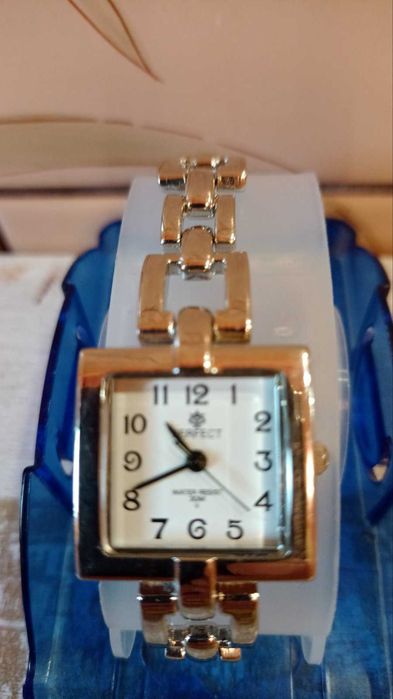 Zegarek damski Perfect kwadrat