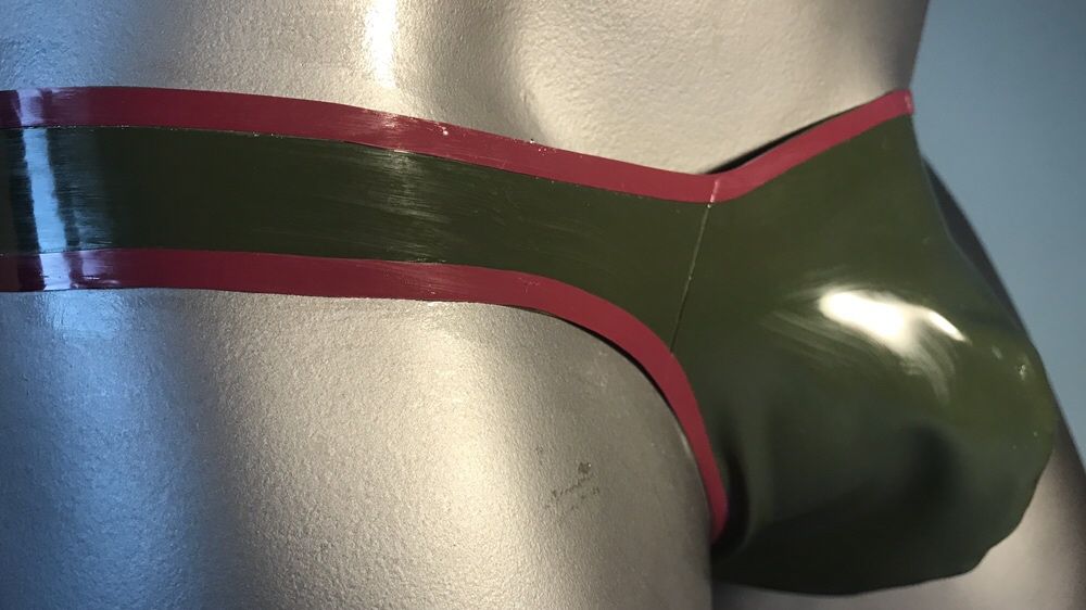 Stringi męski Latex Lateks