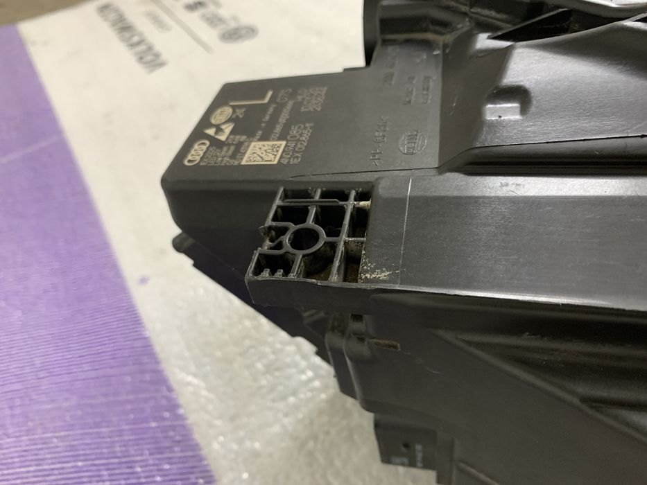 Audi A8 D5 lampa lewa przednia laser light