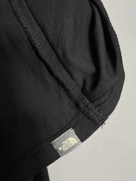 Футболка The North Face