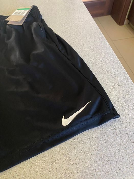 Spodenki NIKE nowe