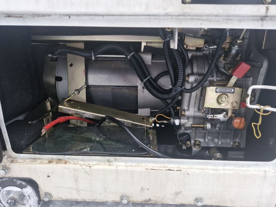 Продам дизельный генератор 6.5 кв