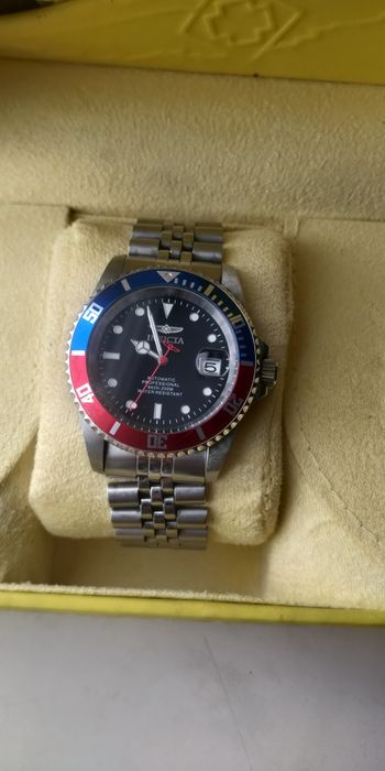 Продам часы Invicta