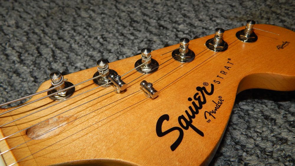 Squier Affinity, `03, China. Stainless Steel Frets.