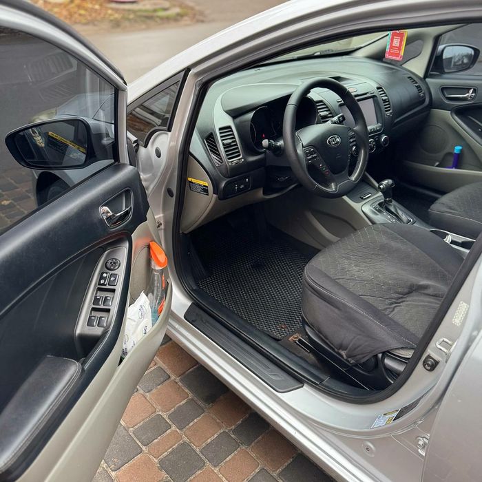 Kia Forte 2015 продам