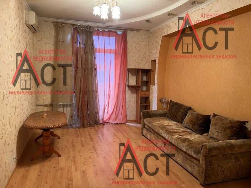 Продам 4-комн. кв. Центр, начало проспекта Героев Харькова, бывш Моск.