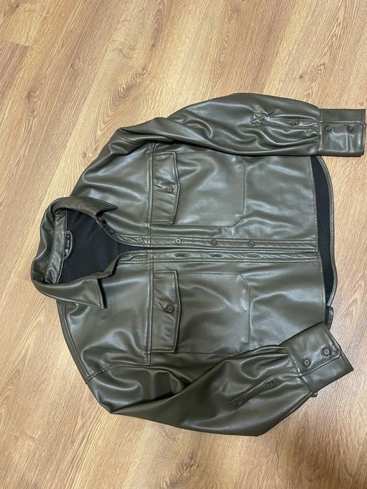 Куртка жіноча