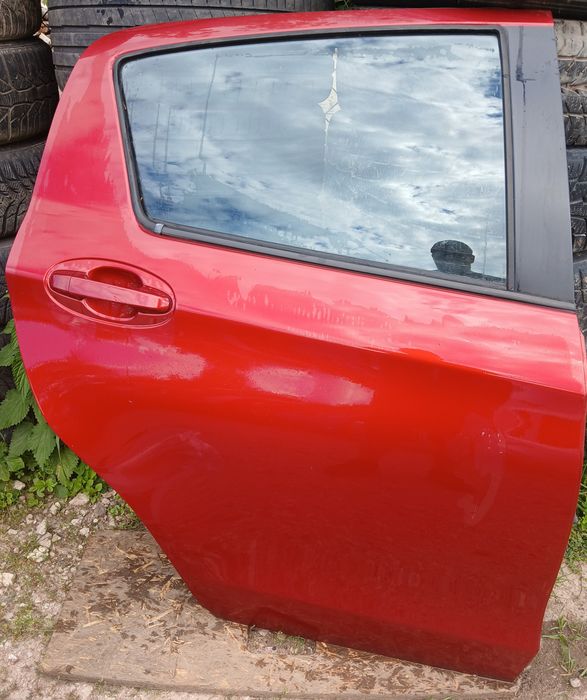 Drzwi tylne tyl prawe TOYOTA YARIS III kolor  3N8