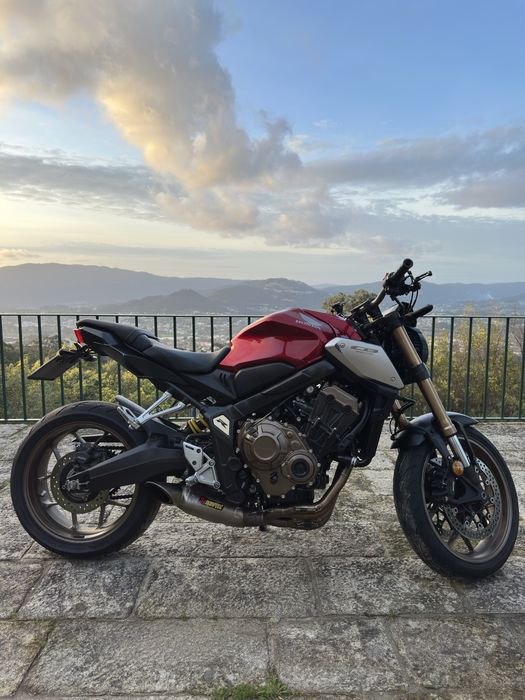 Honda cb650r 2021 35kw (livrete)