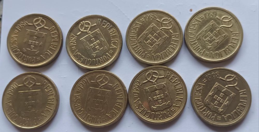 8 moedas 10 escudos- datas diferentes