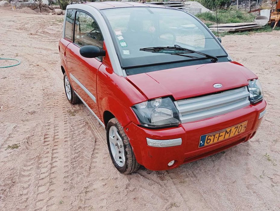 Vende-se Microcar MC2 de 2005 em muito bom estado geral com poucos quilómetros. Viatura sempre bem estimada.