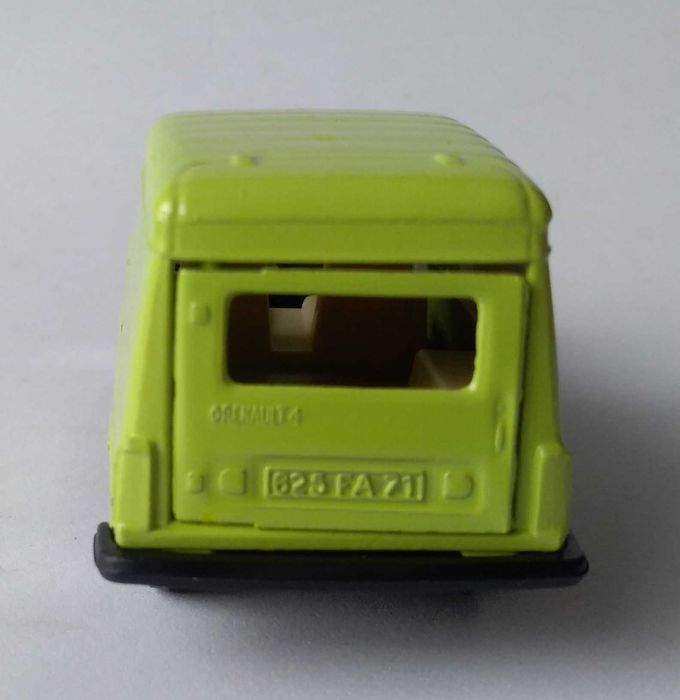 Renault 4, fabricado em Portugal. Ver descrição